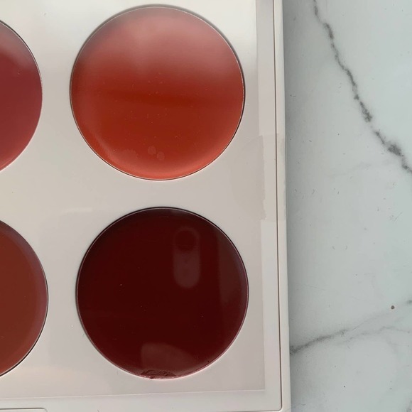 ICONIC LONDON MULTI-USE LIP‎ AND CHEEK PALETTE - Picture 3 of 7